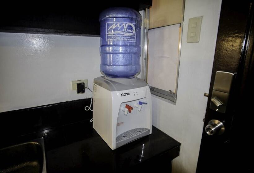 Sr Hostel   Adults Only