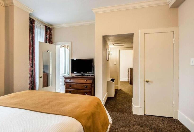 Bothwell Sedalia Central District, Ascend Hotel Collection