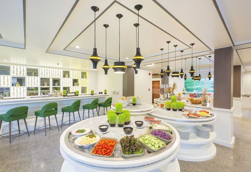 Chanalai Flora Resort, Kata Beach