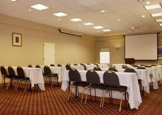 Clarion Hotel & Suites Conference Center Columbus