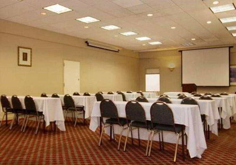 Clarion Hotel & Suites Conference Center Columbus