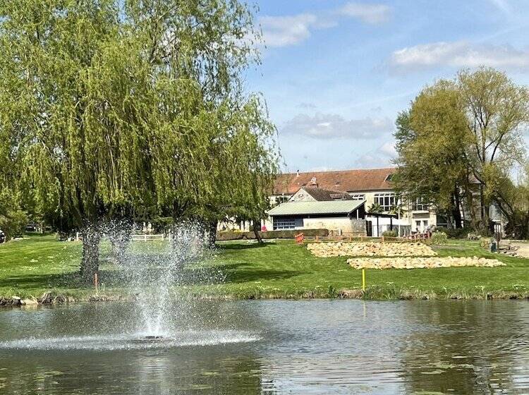 ホテル Abbaye Du Golf De Lesigny