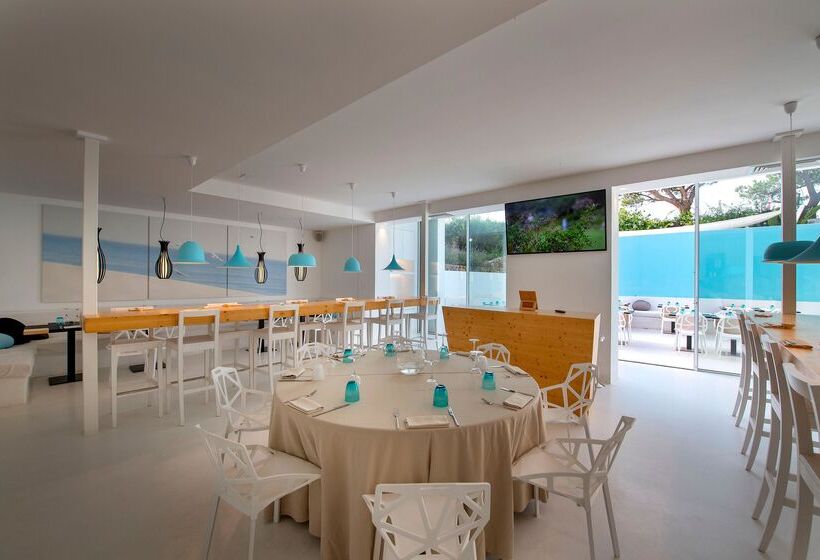 בית מלון כפרי Baia Di Chia Resort Sardinia, Curio Collection By Hilton