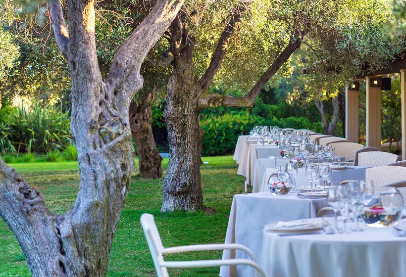 בית מלון כפרי Baia Di Chia Resort Sardinia, Curio Collection By Hilton