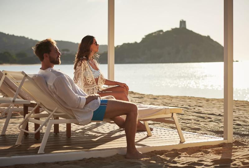 בית מלון כפרי Baia Di Chia Resort Sardinia, Curio Collection By Hilton