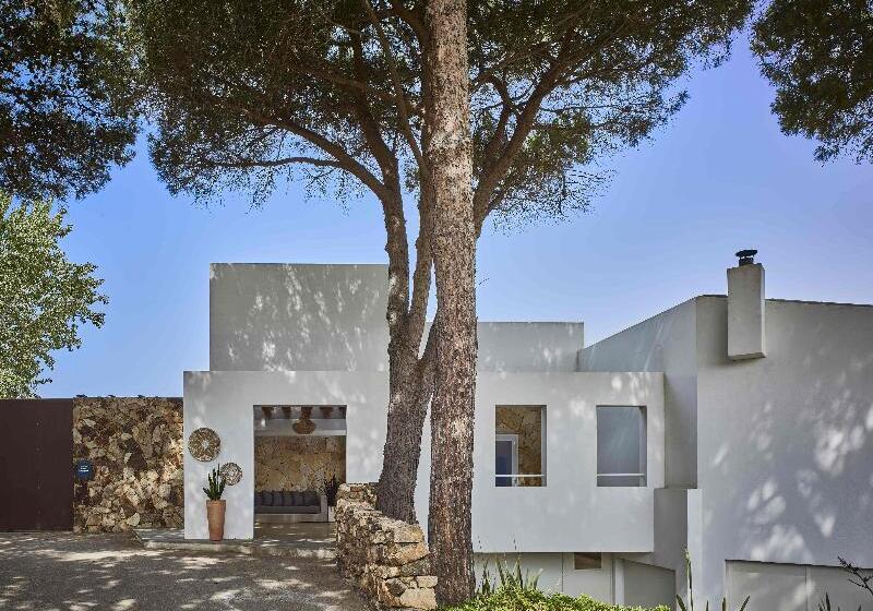 בית מלון כפרי Baia Di Chia Resort Sardinia, Curio Collection By Hilton