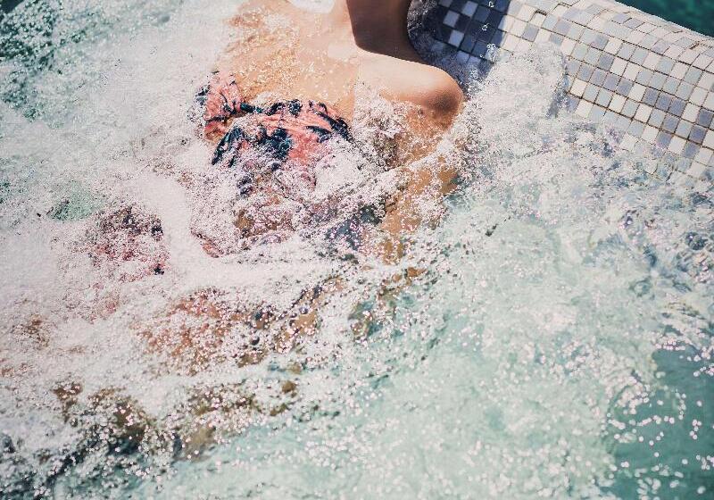 בית מלון כפרי Baia Di Chia Resort Sardinia, Curio Collection By Hilton