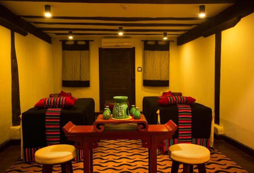 هتل Banyan Tree Ringha