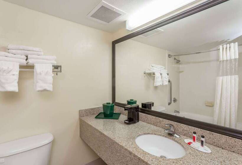 בית מלון כפרי Baymont By Wyndham Fort Myers Airport