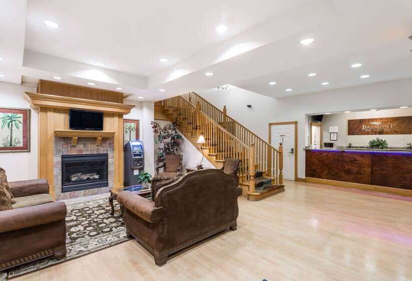 בית מלון כפרי Baymont By Wyndham Fort Myers Airport