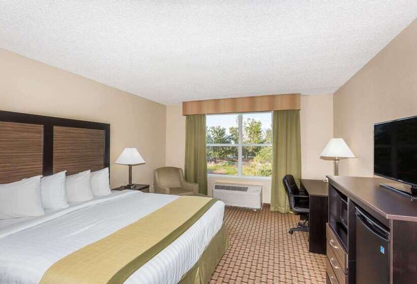 בית מלון כפרי Baymont By Wyndham Fort Myers Airport