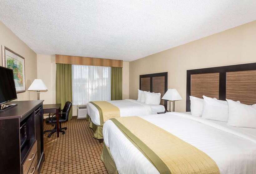 בית מלון כפרי Baymont By Wyndham Fort Myers Airport