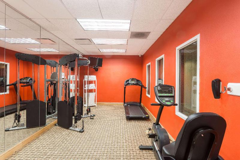 فندق Baymont By Wyndham Fort Myers Airport