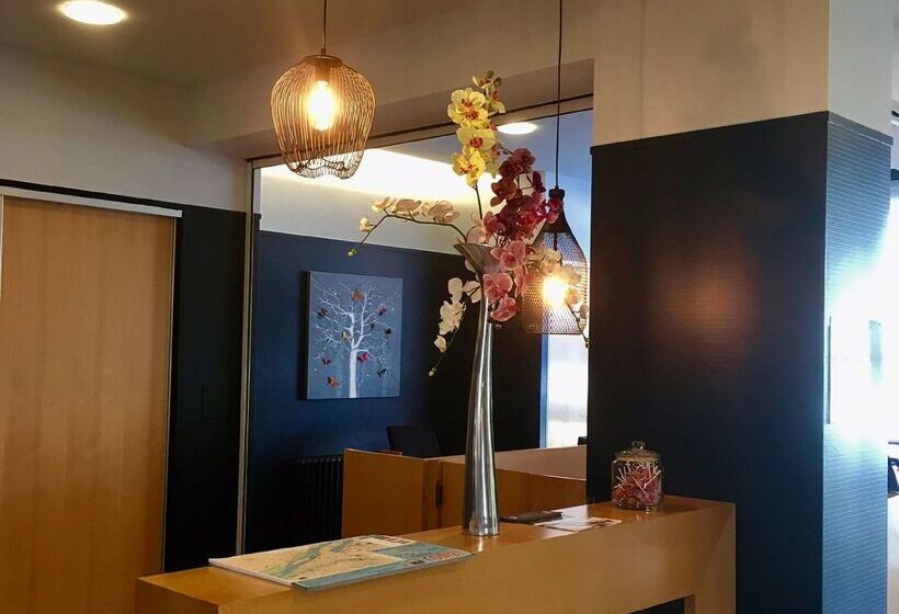 هتل Best Western Adagio Saumur