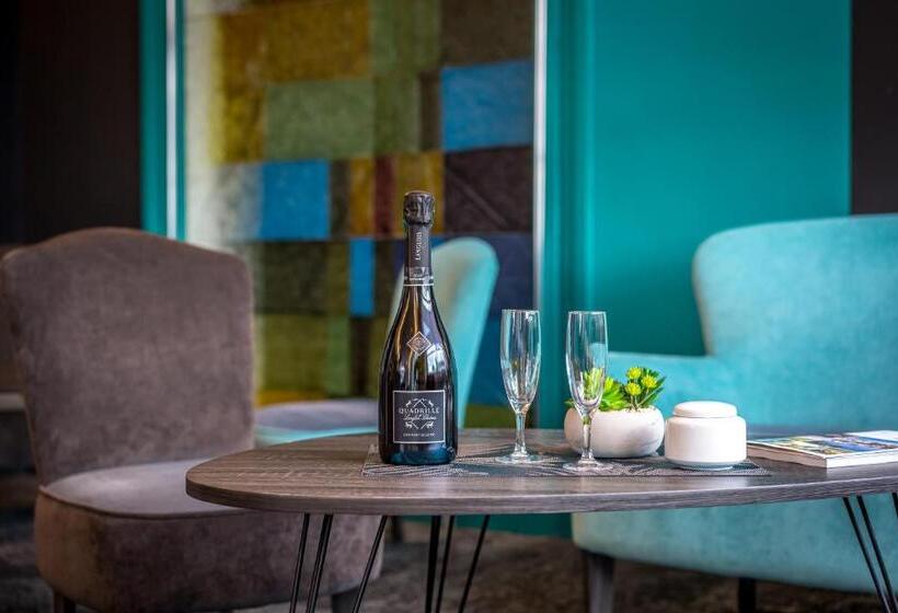 هتل Best Western Adagio Saumur