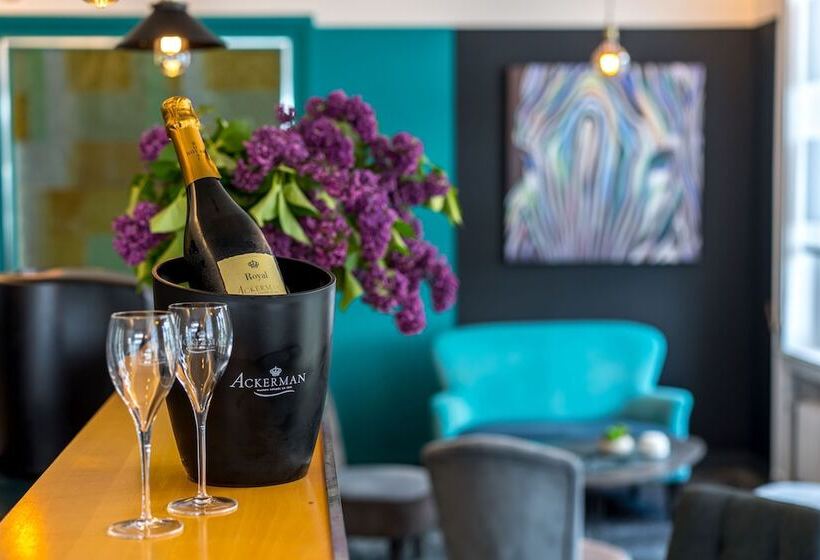 هتل Best Western Adagio Saumur