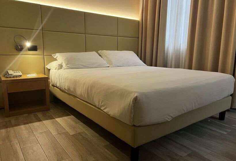 فندق Best Western Cavalieri Della Corona