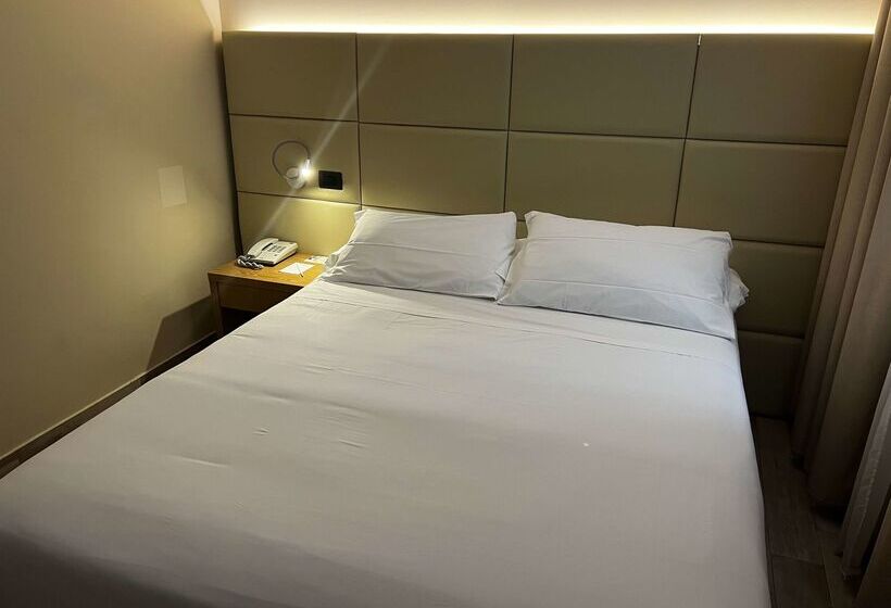 فندق Best Western Cavalieri Della Corona