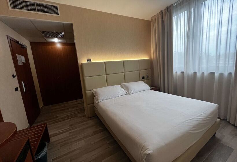 فندق Best Western Cavalieri Della Corona