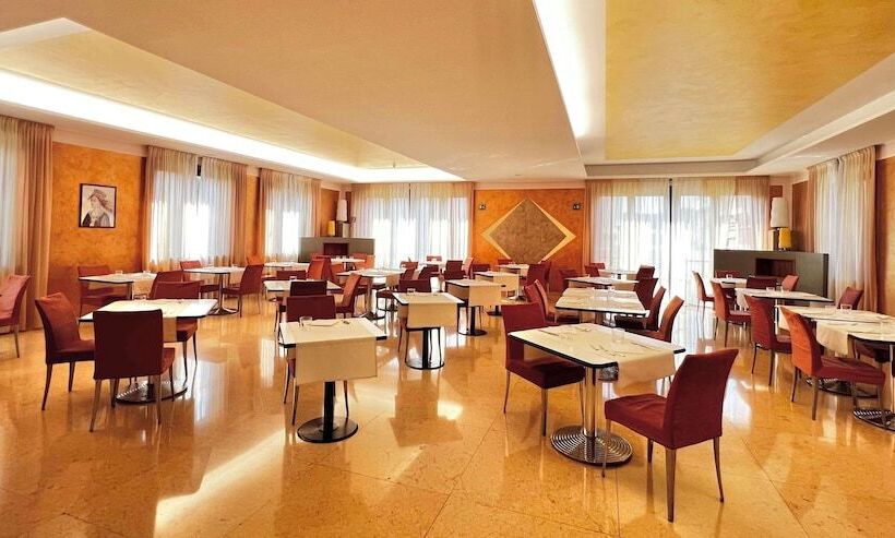 فندق Best Western Cavalieri Della Corona