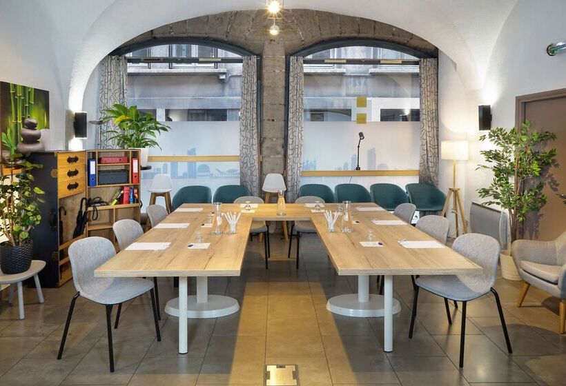 هتل Best Western Lyon Saint Antoine