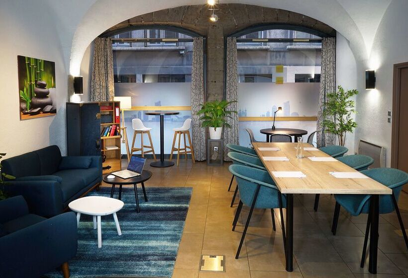 هتل Best Western Lyon Saint Antoine