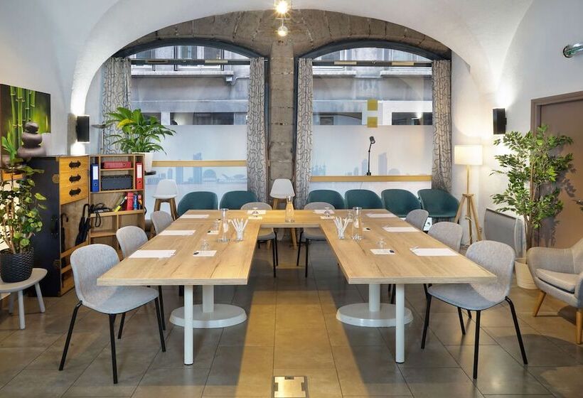 هتل Best Western Lyon Saint Antoine