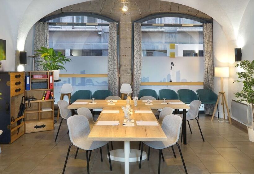 هتل Best Western Lyon Saint Antoine