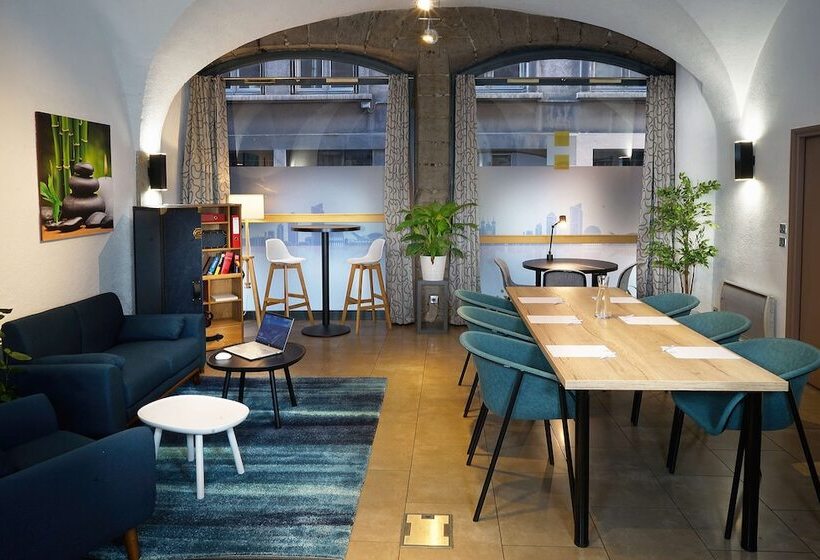 هتل Best Western Lyon Saint Antoine