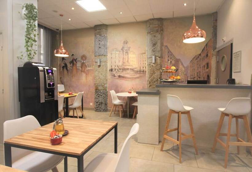هتل Best Western Lyon Saint Antoine