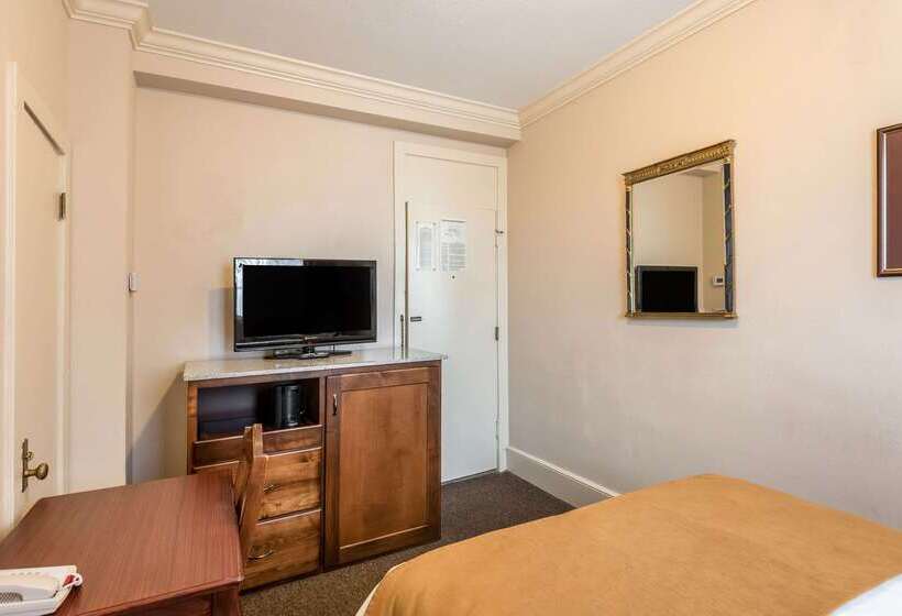 Bothwell Sedalia Central District, Ascend Hotel Collection