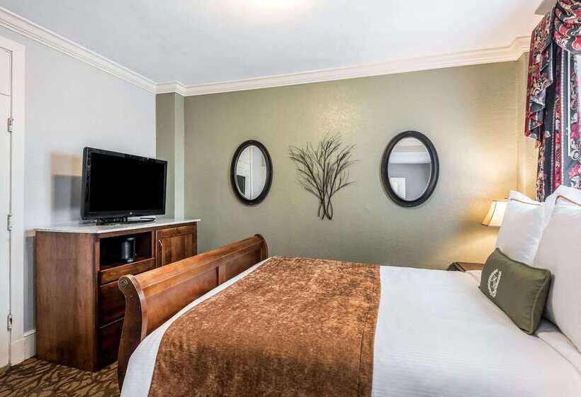 Bothwell Sedalia Central District, Ascend Hotel Collection