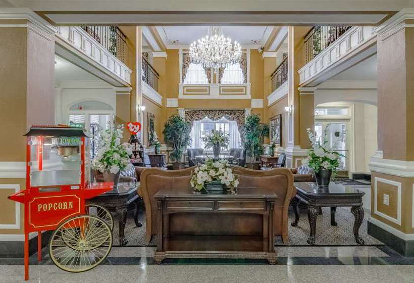 Bothwell Sedalia Central District, Ascend Hotel Collection