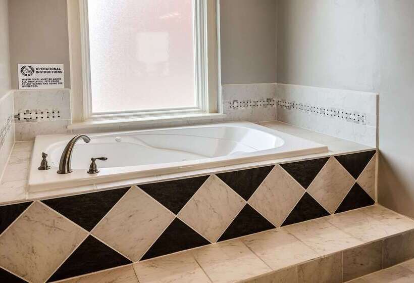 Bothwell Sedalia Central District, Ascend Hotel Collection