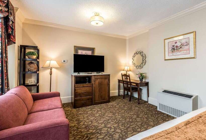 Bothwell Sedalia Central District, Ascend Hotel Collection