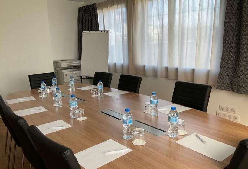 Brit Hotel Ker Lann Aeroport   Parc Expo