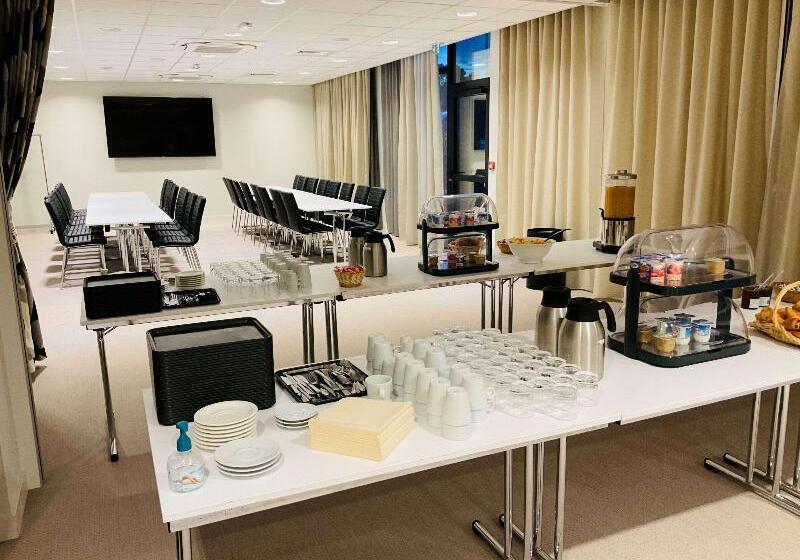 Brit Hotel Ker Lann Aeroport   Parc Expo