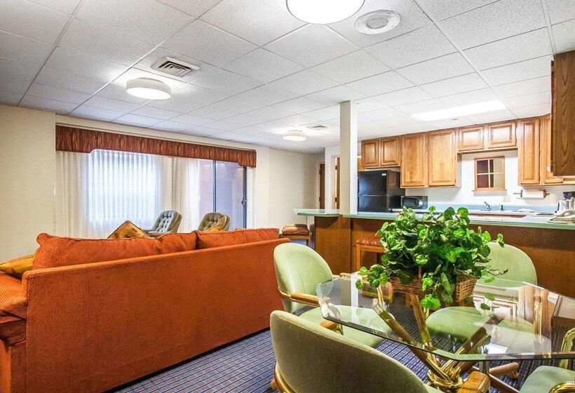 فندق Clarion Inn Branson