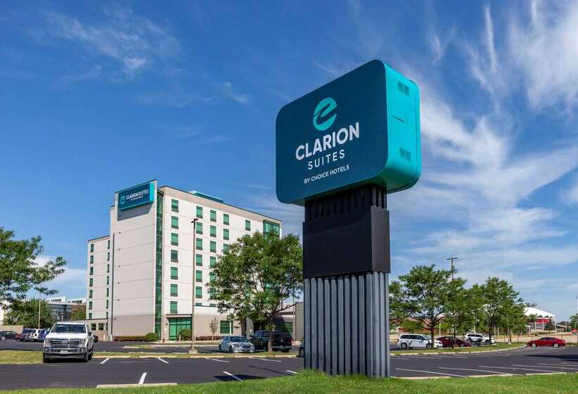 בית מלון כפרי Clarion Suites At The Alliant Energy Center