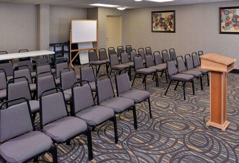 فندق Comfort Inn & Suites At Stone Mountain