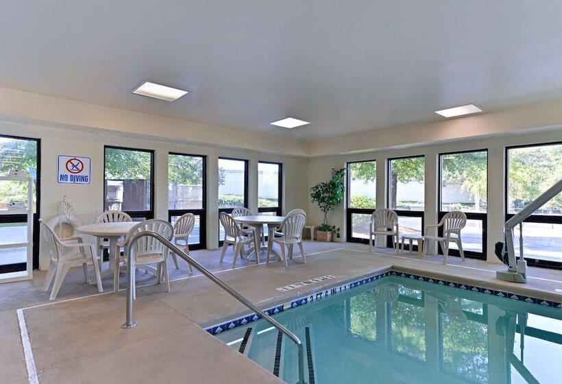 فندق Comfort Inn & Suites At Stone Mountain