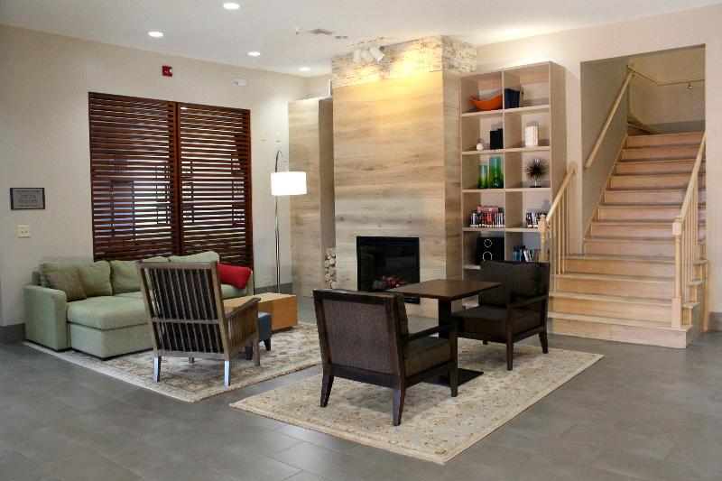 فندق Comfort Inn & Suites Cartersville   Emerson Lake Point