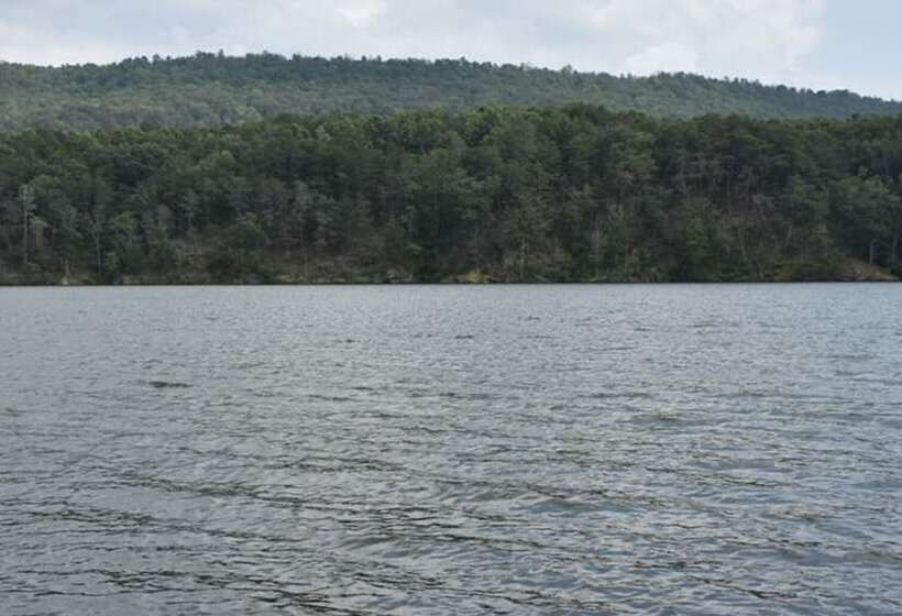 فندق Comfort Inn & Suites Cartersville   Emerson Lake Point