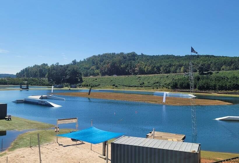 فندق Comfort Inn & Suites Cartersville   Emerson Lake Point