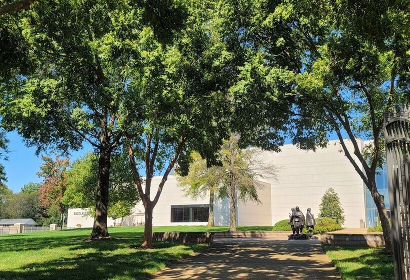 فندق Comfort Inn & Suites Cartersville   Emerson Lake Point