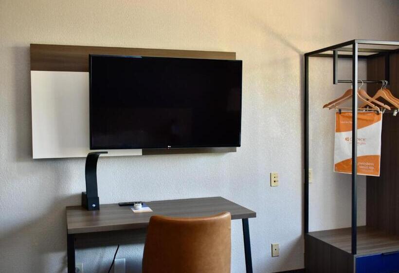 فندق Comfort Inn & Suites Cartersville   Emerson Lake Point