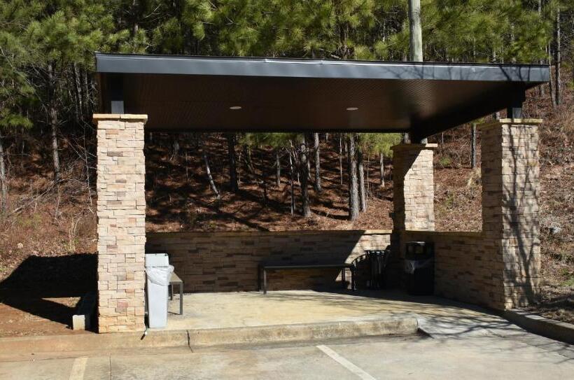 فندق Comfort Inn & Suites Cartersville   Emerson Lake Point