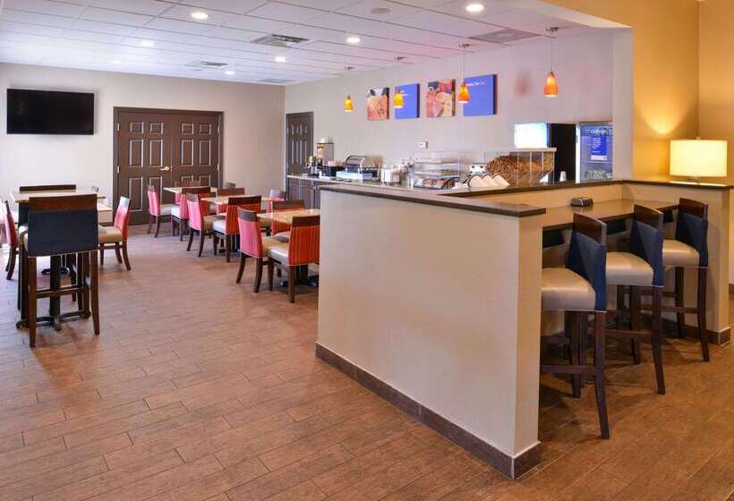 فندق Comfort Inn & Suites Fayettevilleuniversity Area