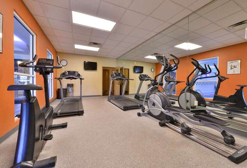 فندق Comfort Inn & Suites Fayettevilleuniversity Area