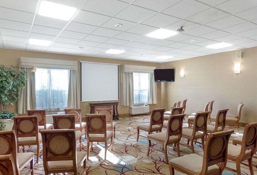 فندق Comfort Inn & Suites Fayettevilleuniversity Area